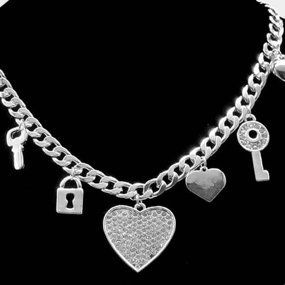 Silver lock and key heart pendant chain link fashion necklace - Picture 3 of 4